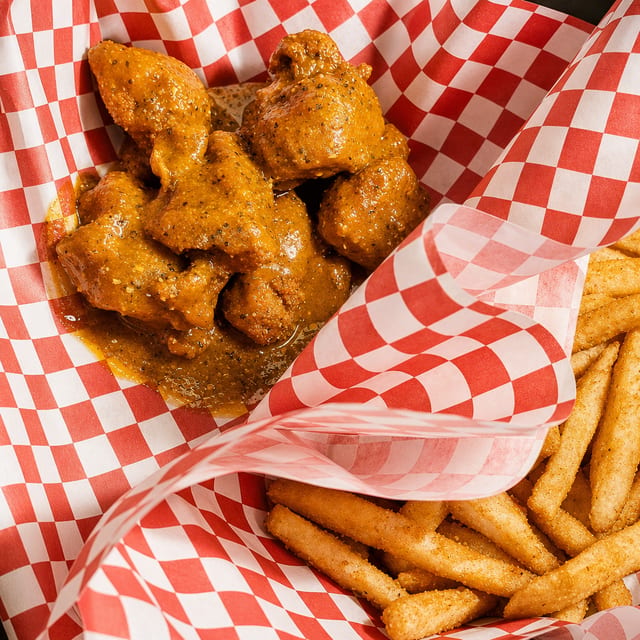 Wings Boneless 7 PC Combo.